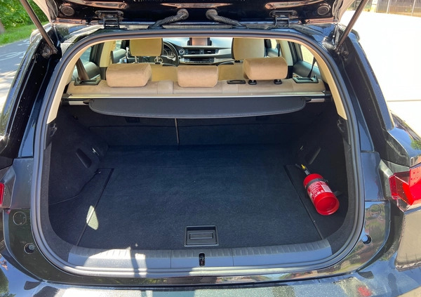 Lexus CT cena 92900 przebieg: 76900, rok produkcji 2017 z Sulejówek małe 154